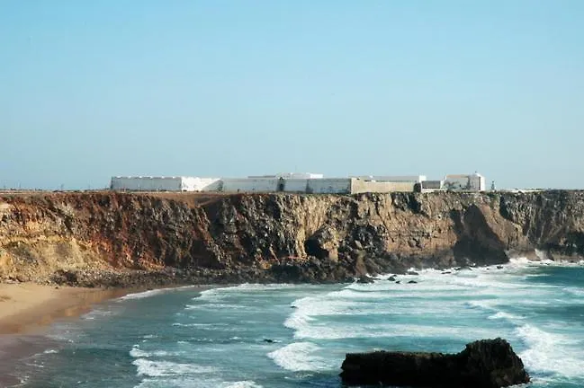 Sagres 30 Seconds To Bars Hotel 0*,
